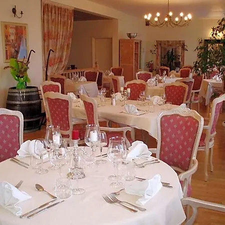 Hotel De Champagne 2*