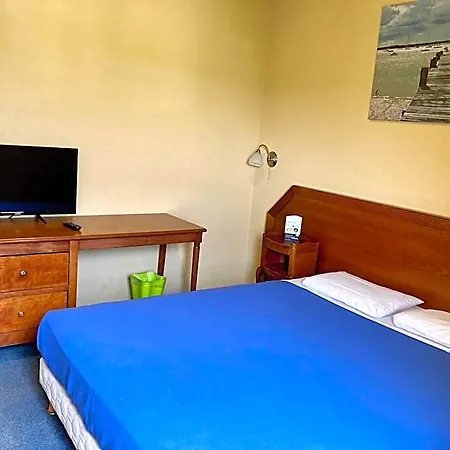 Hotel De Champagne 2*